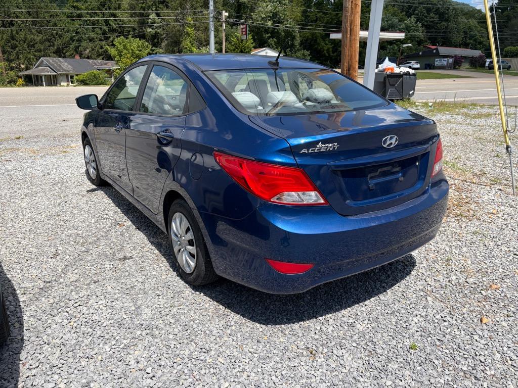 2017 Hyundai Accent SE - Photo 6