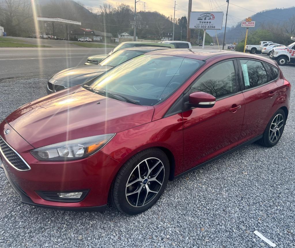 2017 Ford Focus 5 Door Hatch SEL's photo