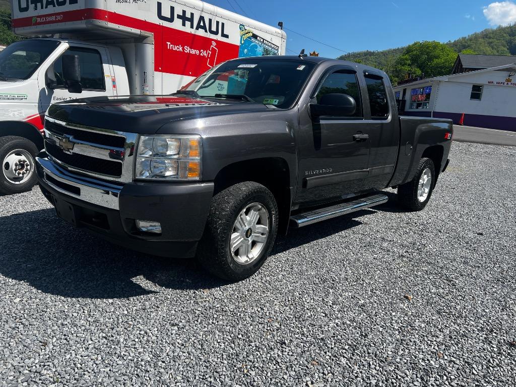 2011 Chevrolet Silverado 1500 LT 4X4 Extended Cab MWB's photo