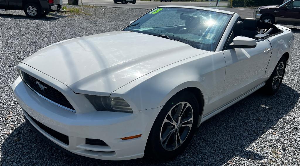 2013 Ford Mustang V6's photo