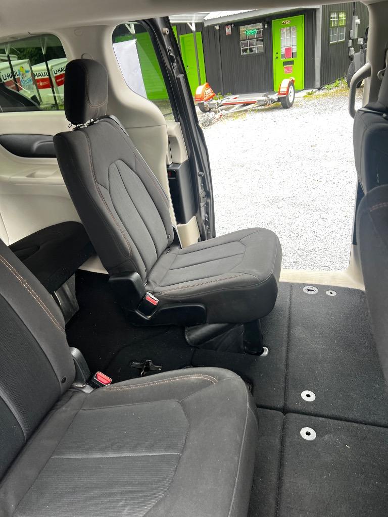 2017 Chrysler Pacifica LX - Photo 7