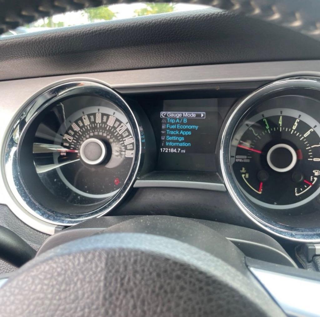 2013 Ford Mustang V6 Premium - Photo 11